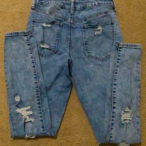 So brand; ultimate jeggings with front rips; 9/29